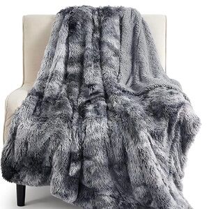 Luxurious Faux Fur Throw Blanket - Gray